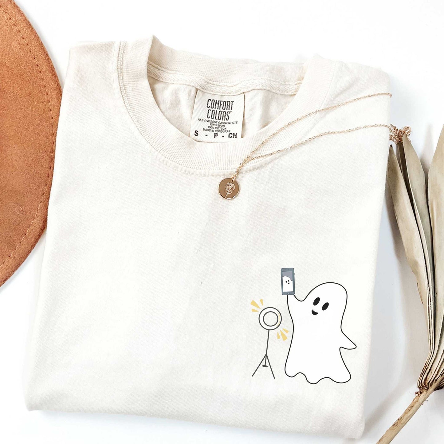 Influencer Cute Ghost Halloween Shirt in Ivory