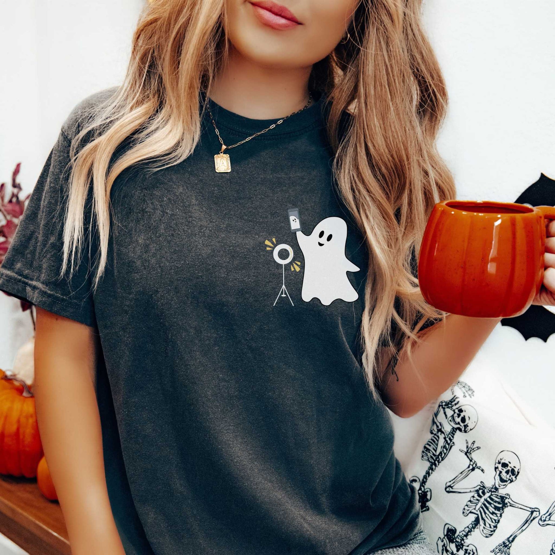 Influencer Cute Ghost Halloween Shirt in Pepper